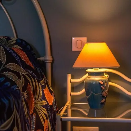 La Maison Des Poteries بيت للعطل